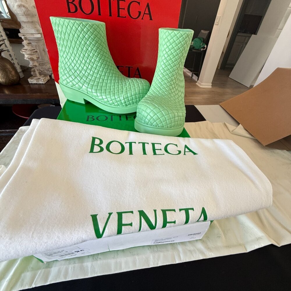 Bottega Veneta 764422 Pistachio Green Women's Rubber Fireman‎ Boots, 38 - Picture 3 of 13